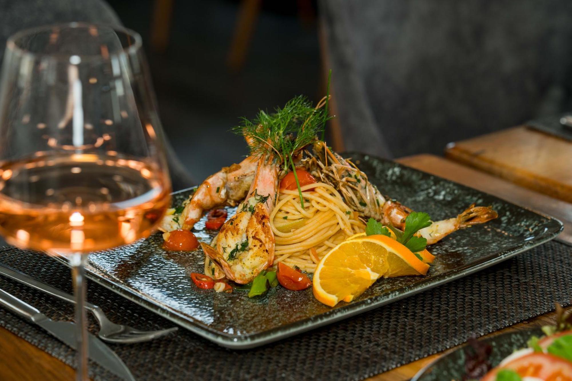 Roca Restaurant Und Hotel Bommersheim Kültér fotó