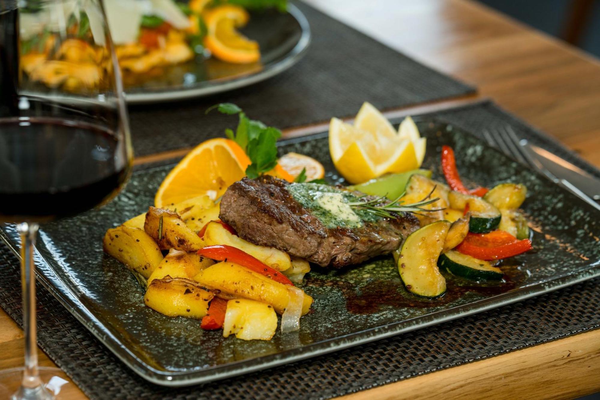 Roca Restaurant Und Hotel Bommersheim Kültér fotó