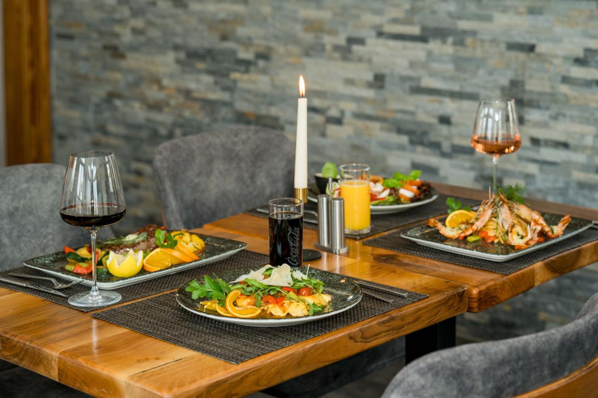 Roca Restaurant Und Hotel Bommersheim Kültér fotó