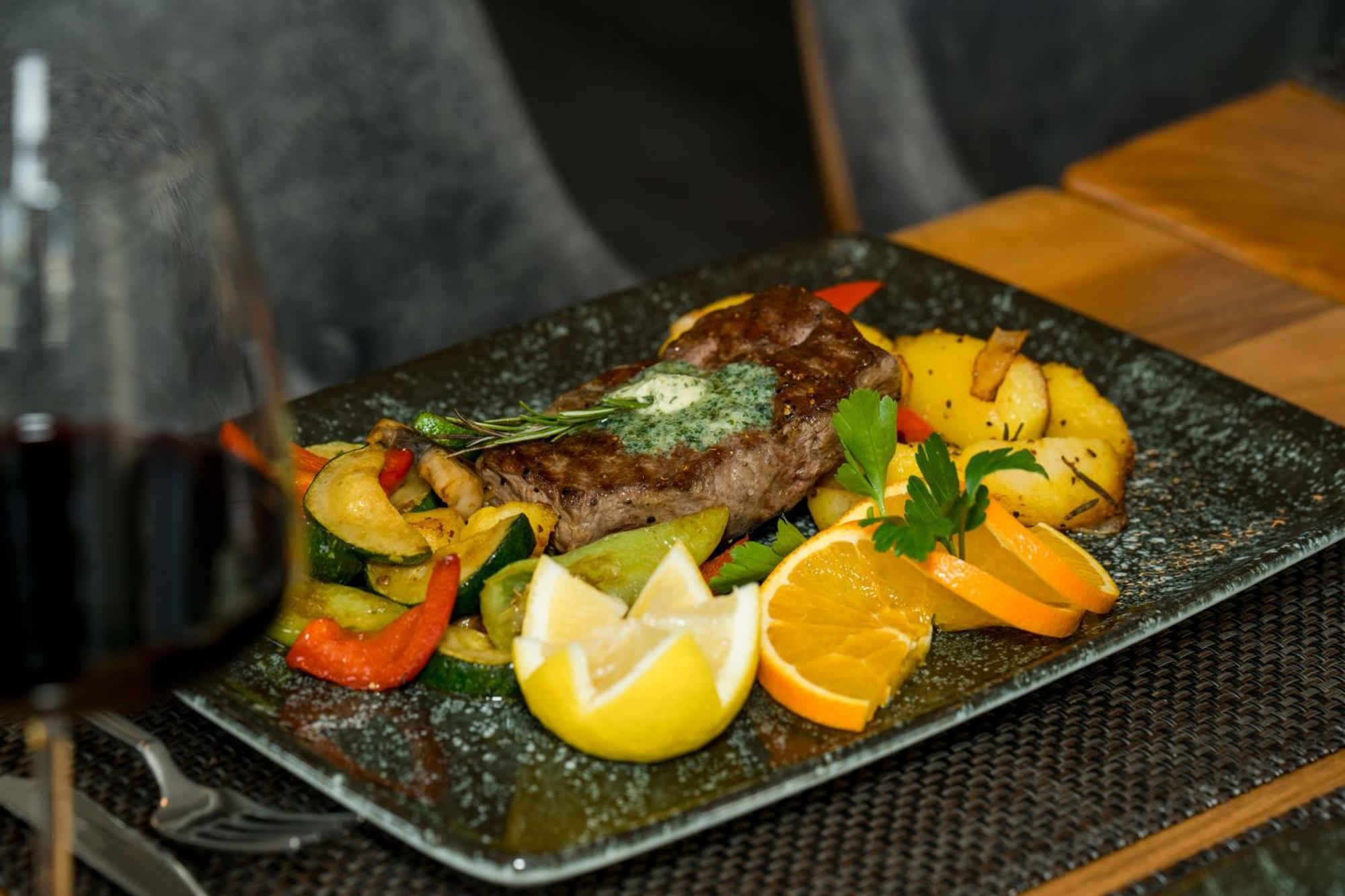 Roca Restaurant Und Hotel Bommersheim Kültér fotó