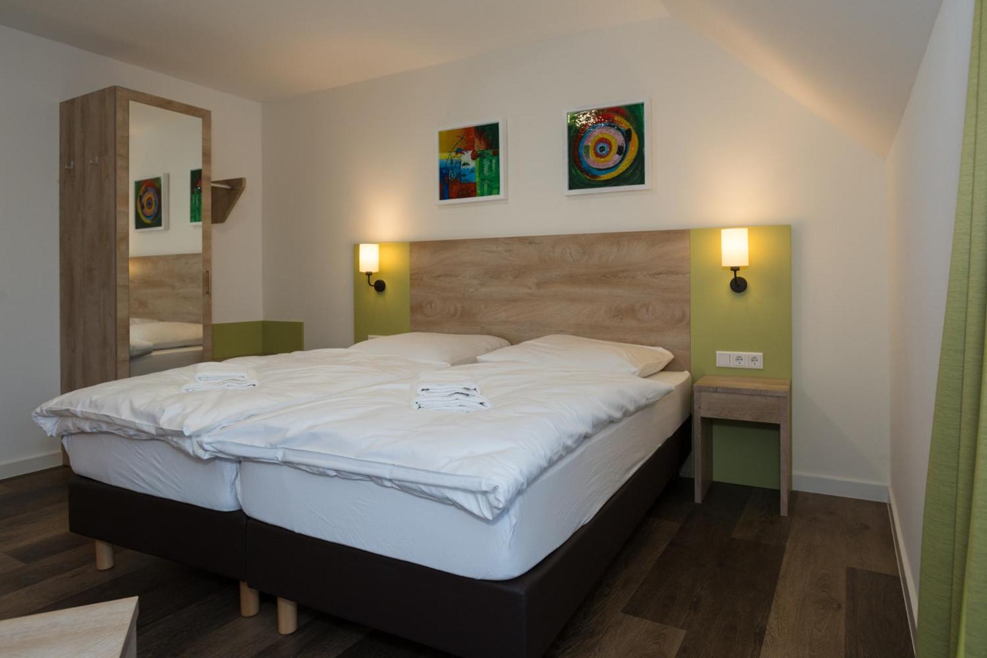 Roca Restaurant Und Hotel Bommersheim Kültér fotó