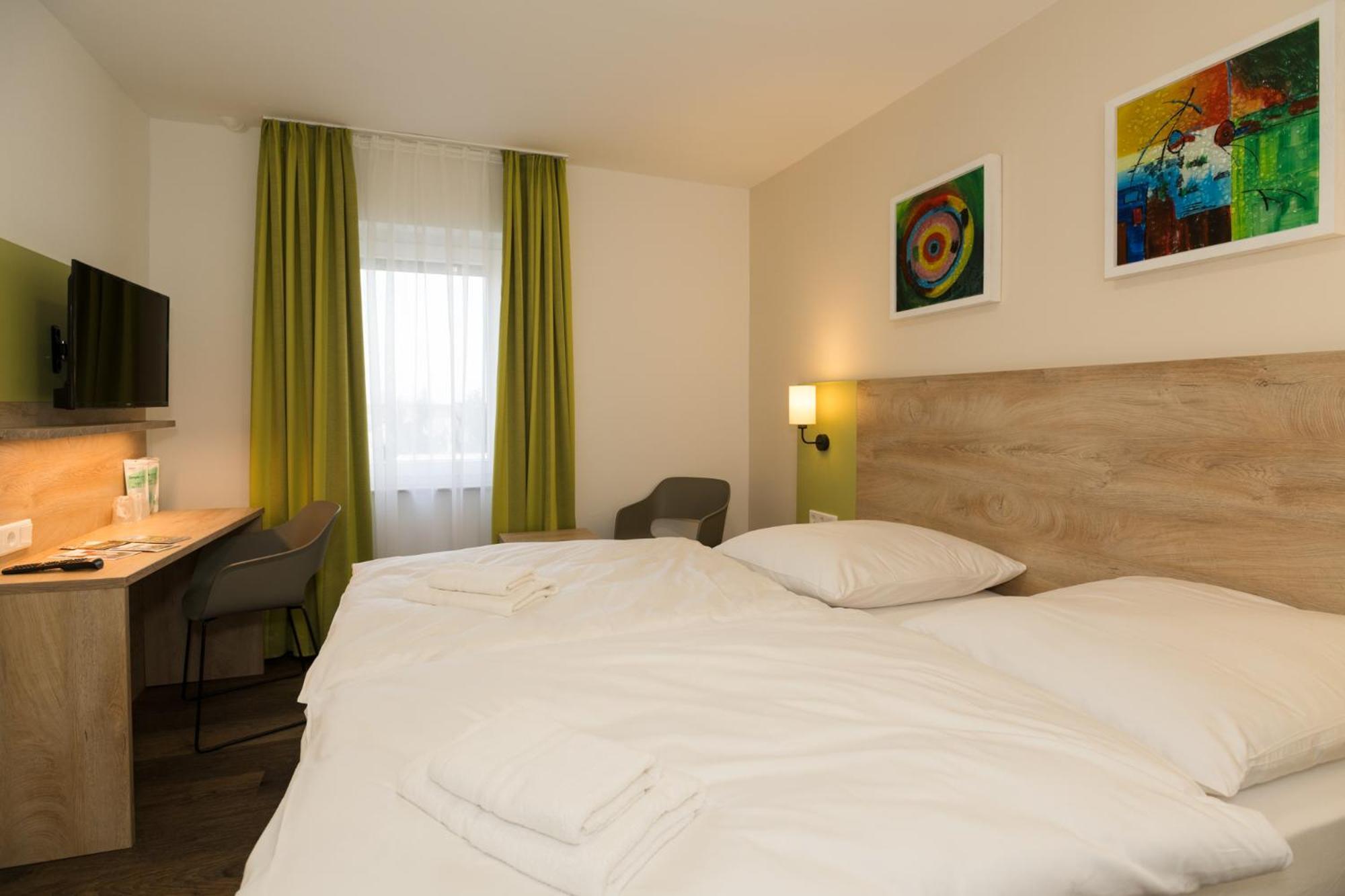 Roca Restaurant Und Hotel Bommersheim Kültér fotó