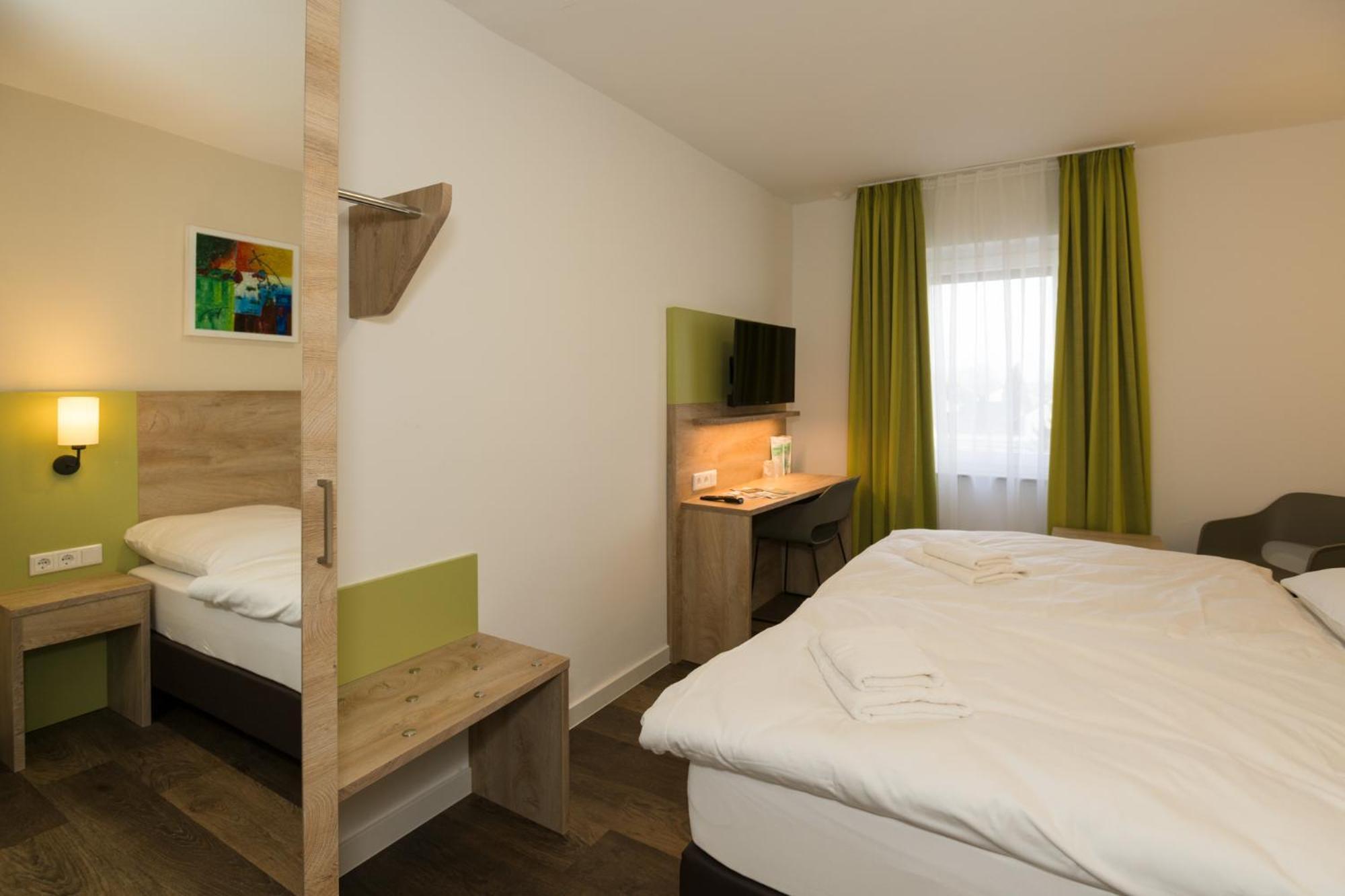 Roca Restaurant Und Hotel Bommersheim Kültér fotó